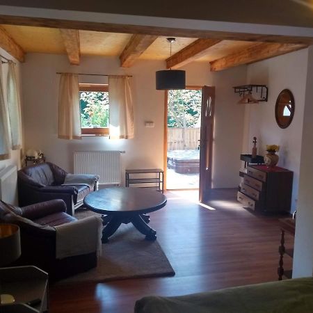 Stodola-Soukromy Apartman Pro Dva S Venkovni Virivkou Карлштейн Екстер'єр фото